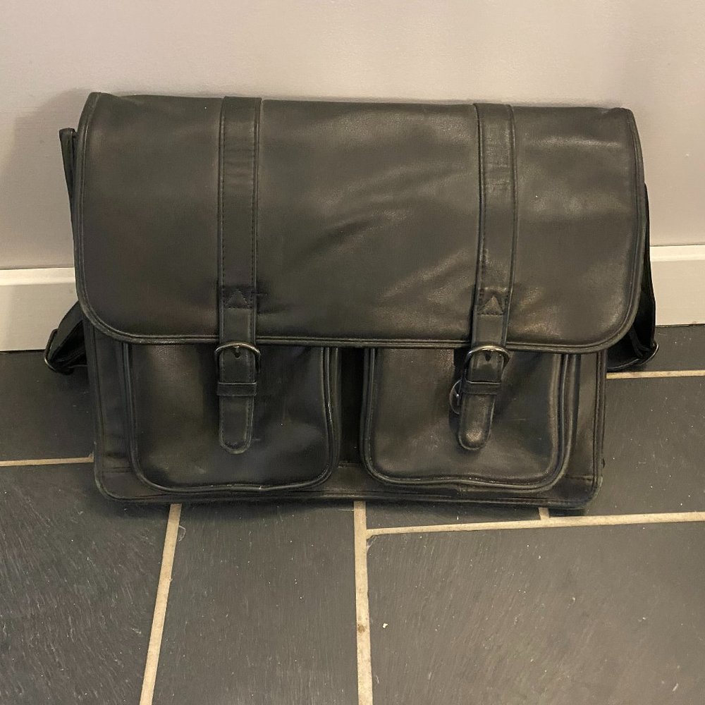 Kenneth Cole Black Leather Briefcase